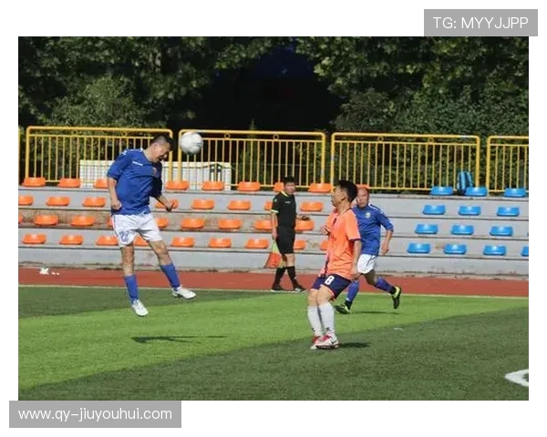 《追梦绿茵场：一个足球少年如何从挫折中崛起成冠军的传奇》